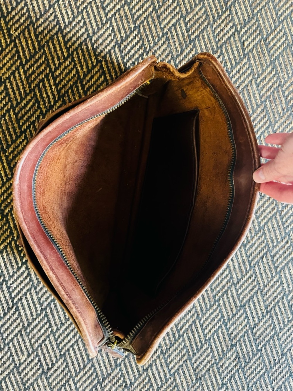 Coach Vintage Briefcase 17 x 11 x 3 inches - Picture 6 of 8